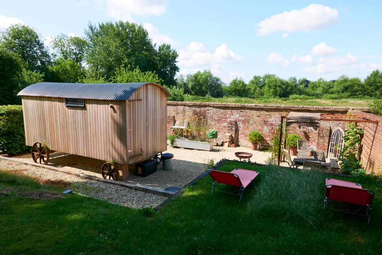 Hut64 Villa Alderbury Eksteriør billede