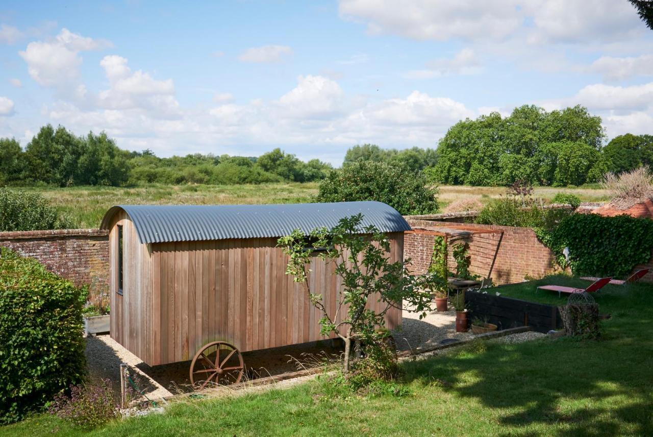 Hut64 Villa Alderbury Eksteriør billede